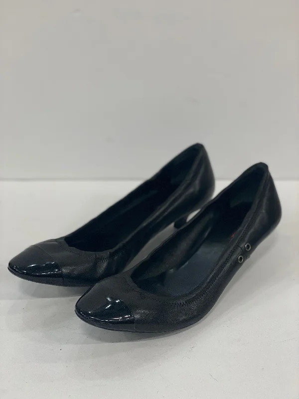 PRADA black cap toe Pumps / UE39.5 - US8.5